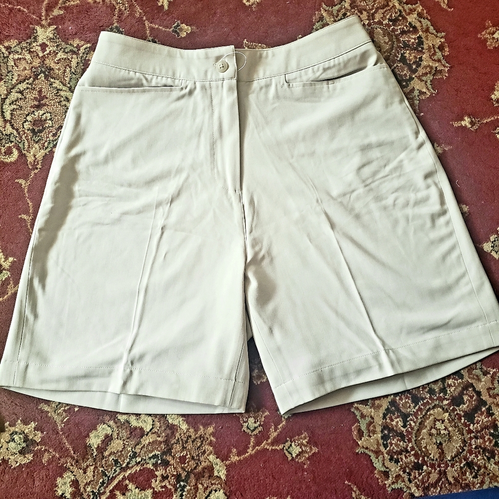 NWT Page & Tuttle Golf Shorts, size 6